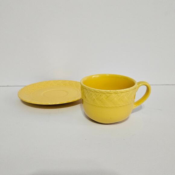 Fapodel, SA Canary Yellow Braided Pattern Cup & Saucer - Picture 3 of 7